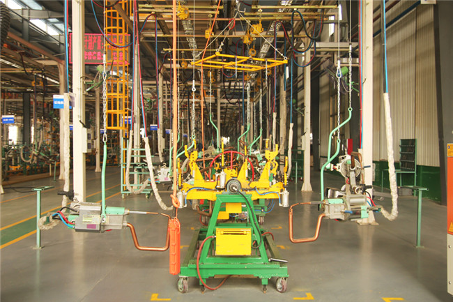 御捷车业冲压焊装车间