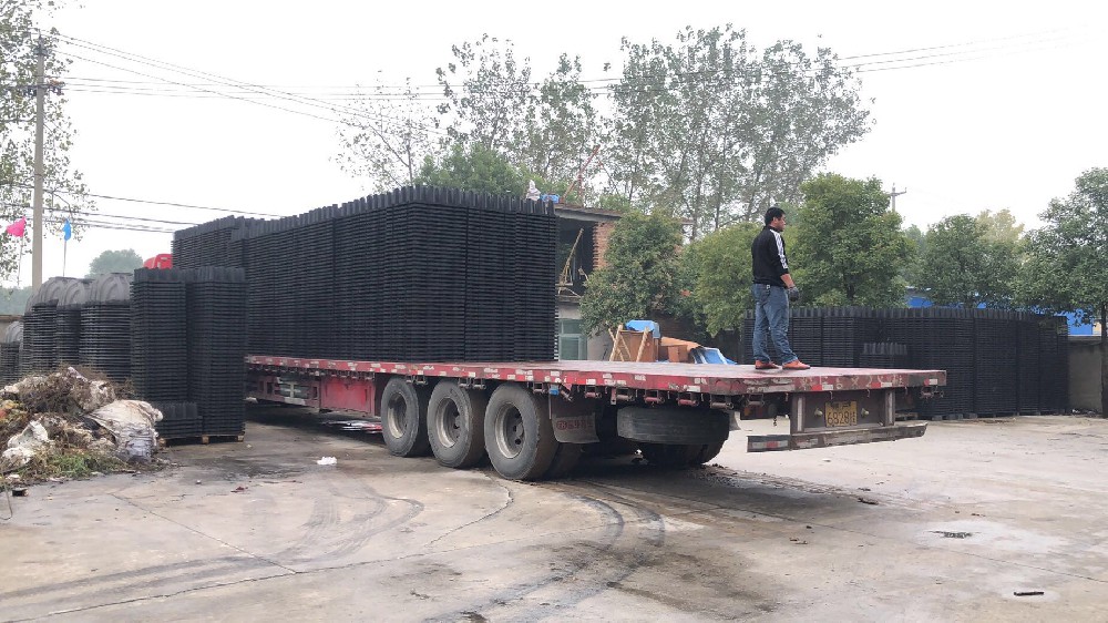 江苏佳云尔公司十月七号往黄山发货现场图